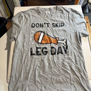 Press Lab Men's Graphic Print T-Shirt XL “Don’t Skip Leg Day” Gray